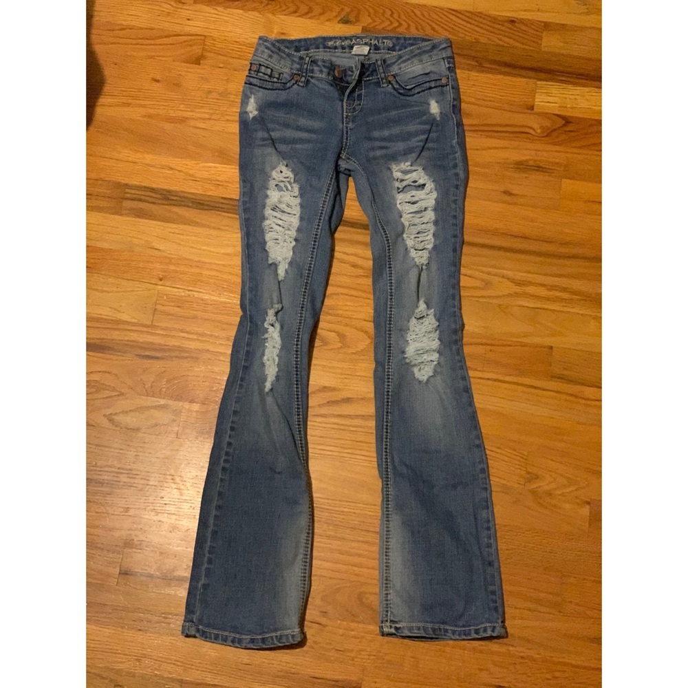 Distressed denim 👖